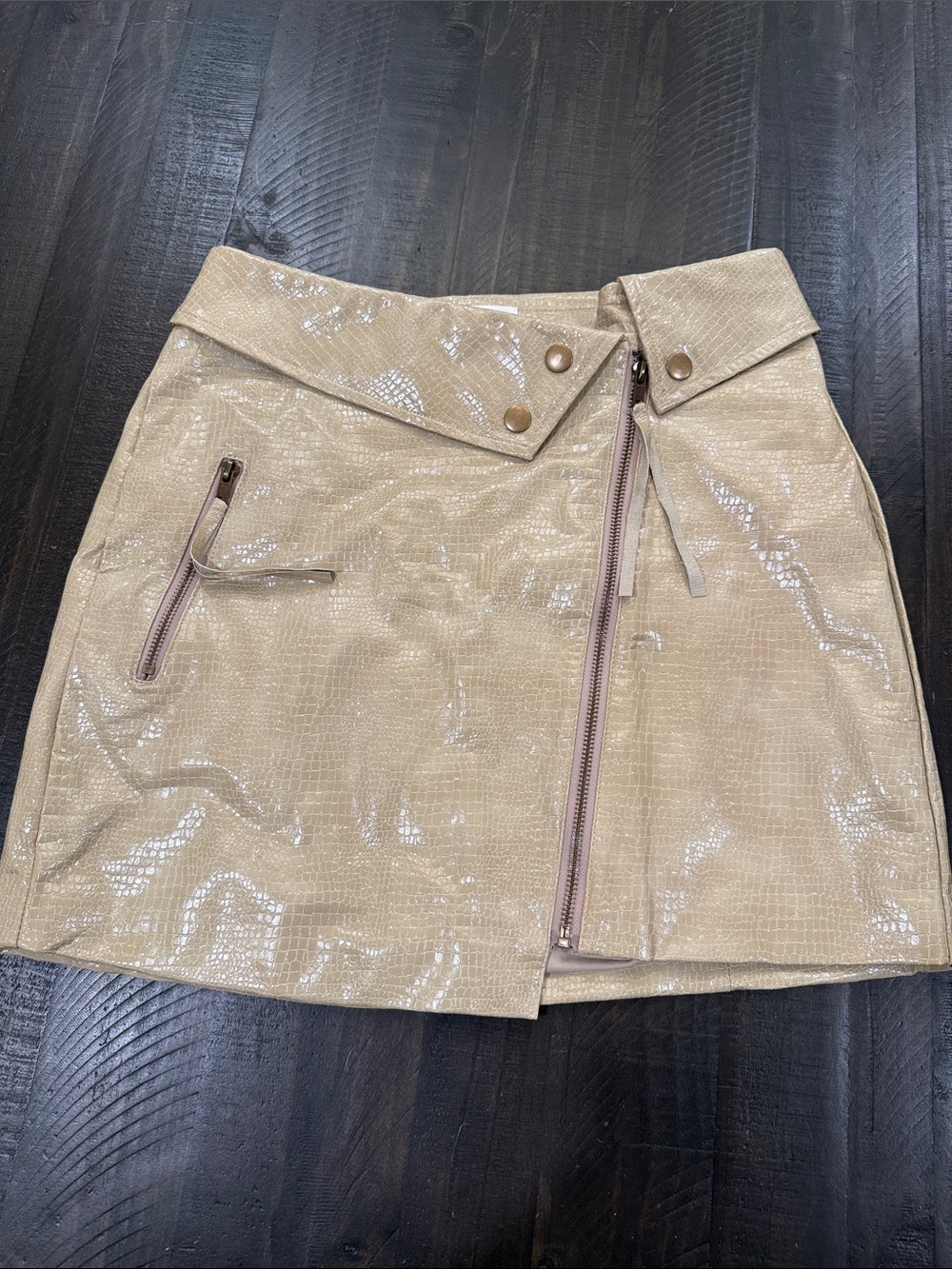 Dee Elly Faux Snakeskin Moto Mini Skirt Beige Asymmetrical Zip Size M